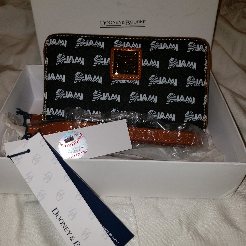 Dooney and Bourke  Miami wallet